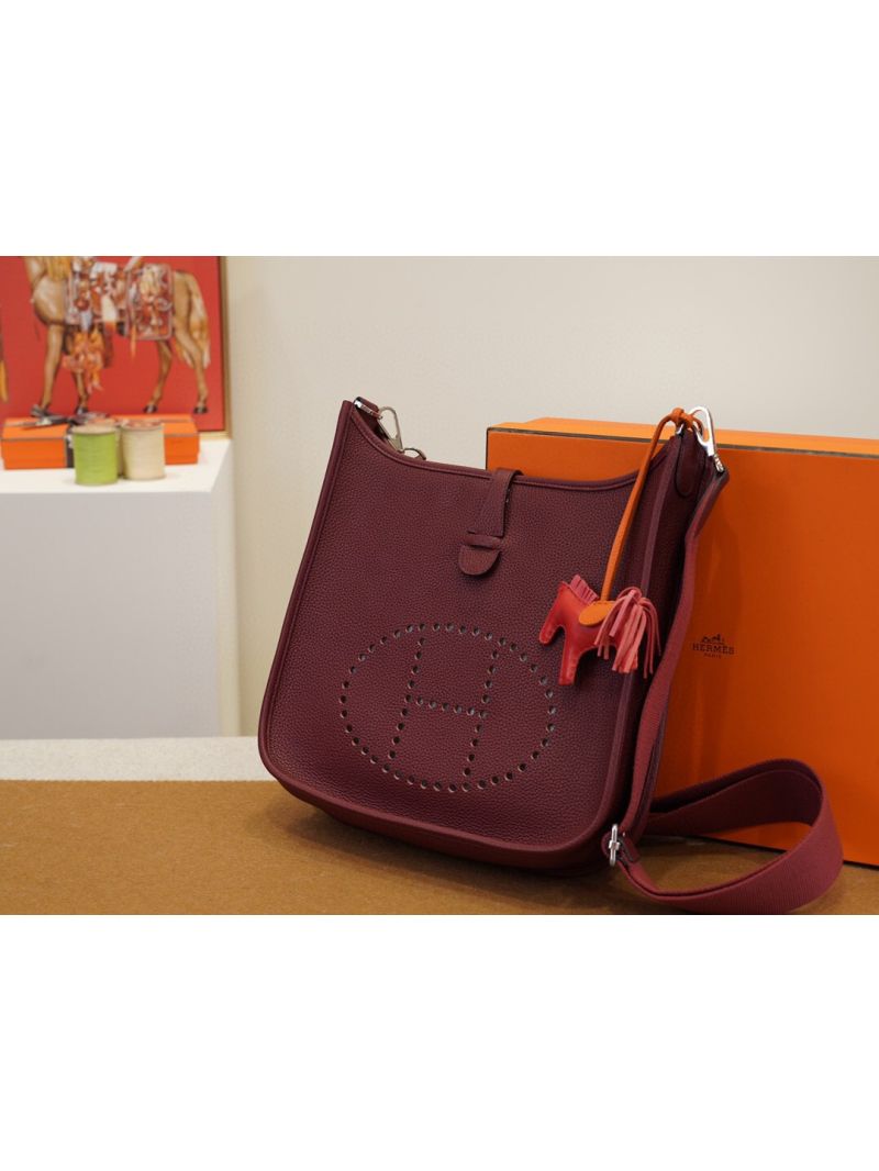 Hermes Evelyne Bag in Clemence leather Burgundy