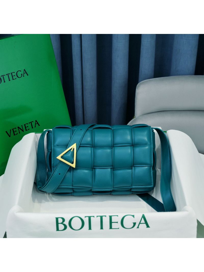 Bottega Veneta BV Padded Cassette Bag in Mallard Lambskin 591970v