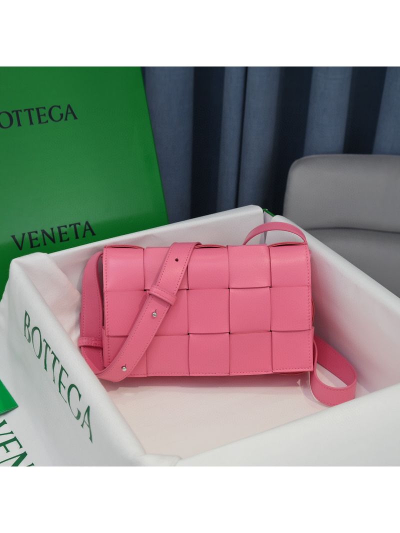 Bottega Veneta BV Cassette Bag in Maxi Intreccio Bag 578004 Pink