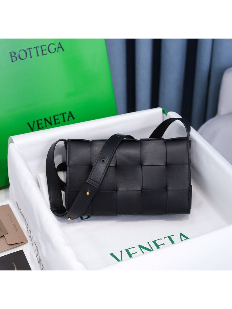 Bottega Veneta BV Cassette Bag in Maxi Intreccio Bag 578004 Black Gold Hardware