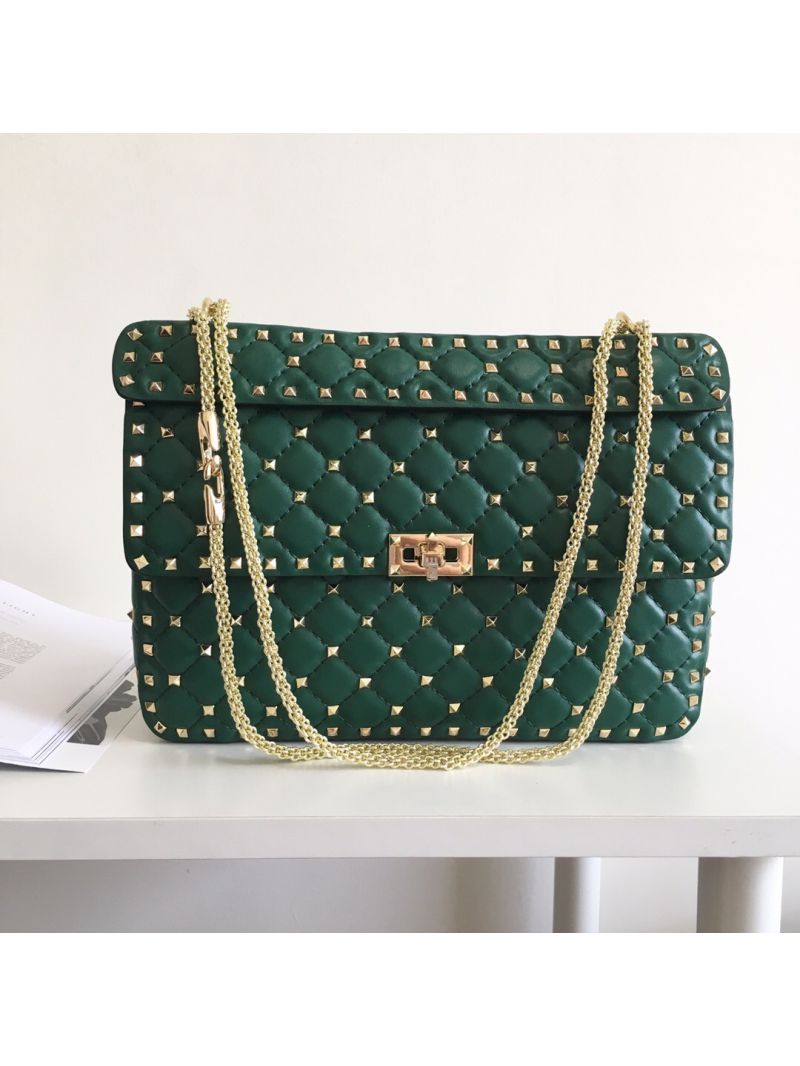 Valentino Garavani Rockstud Spike Quilted Leather Chain bag in Green