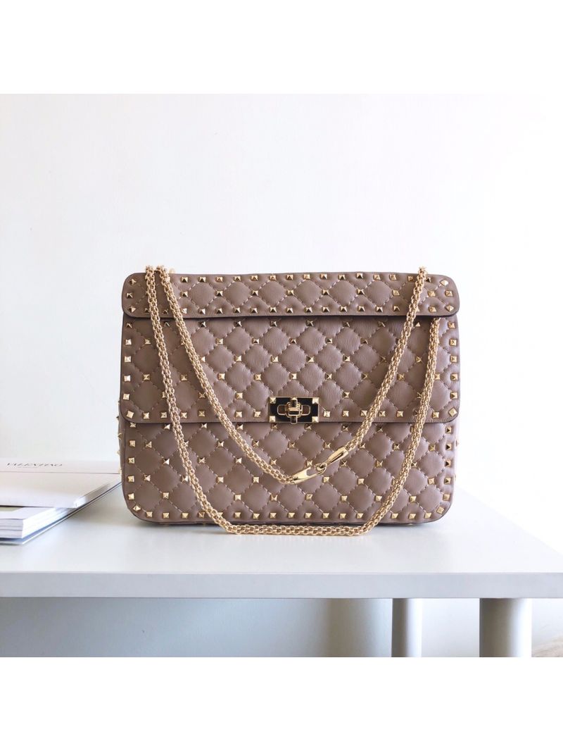 Valentino Garavani Rockstud Spike Quilted Leather Chain bag in Poudre