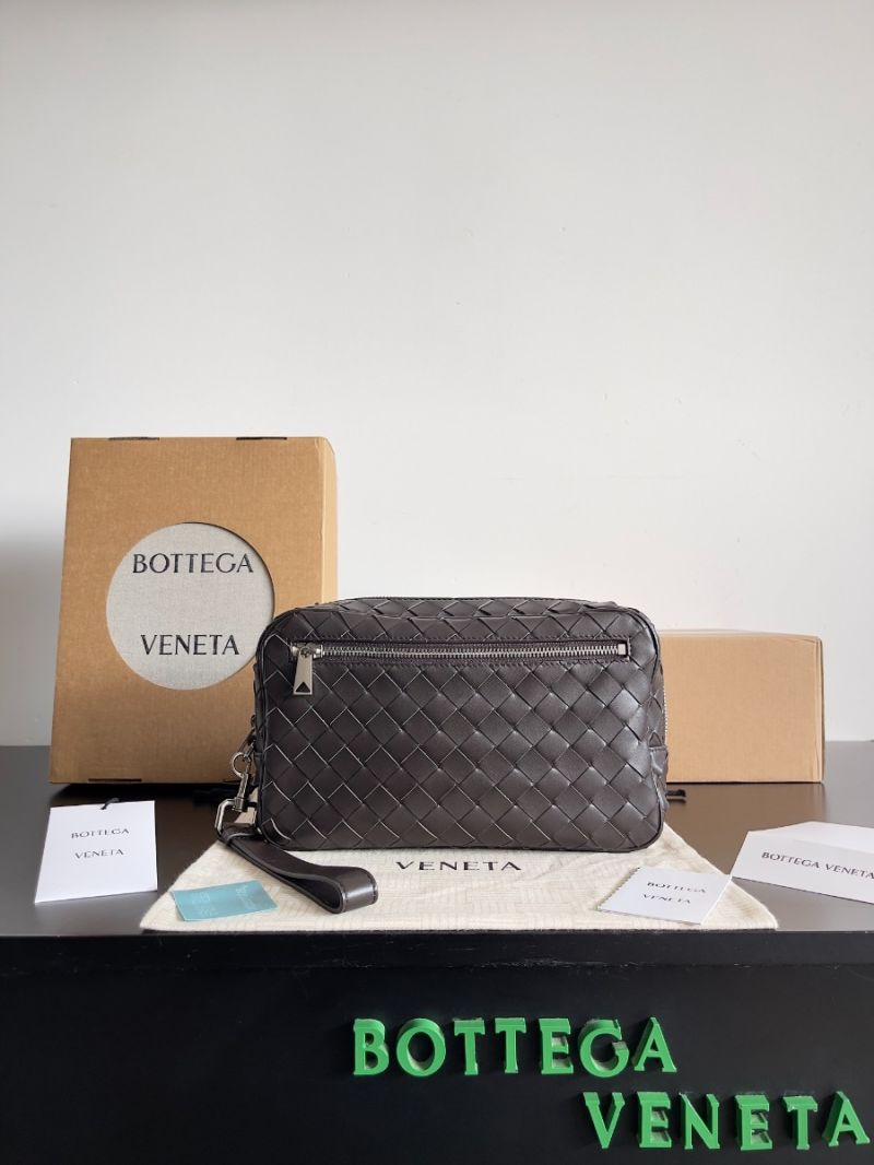 Bottega Veneta BV Intrecciato Pouch With Wristlet 777390 Fondant