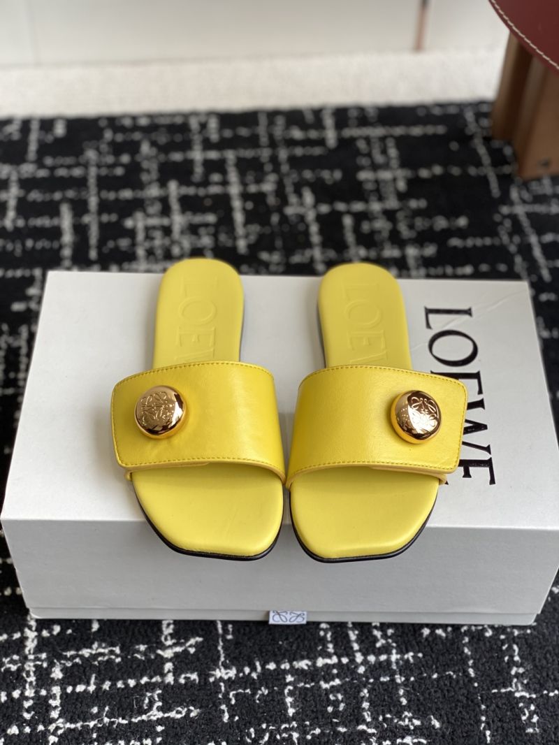 Loewe Pebble Slide in Soft Calfskin 815465XB0 Yellow