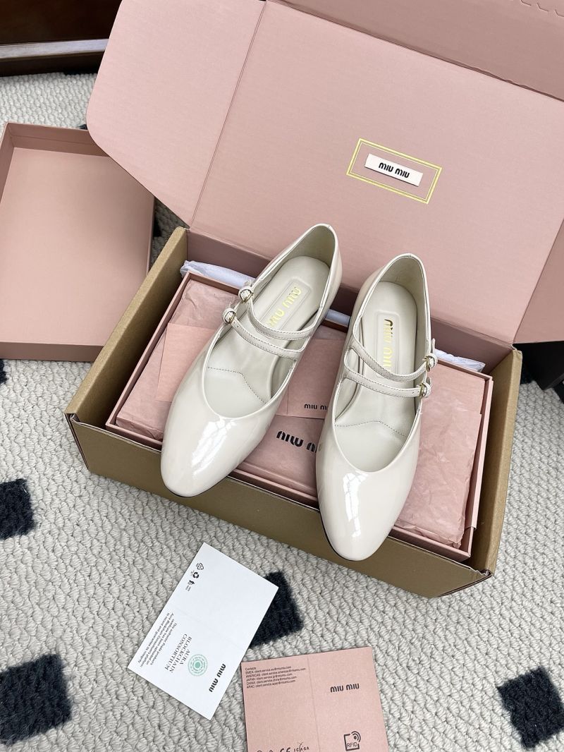 Miu Miu Patent Leather Slingback Pumps with Buckles 5I522E Ivory