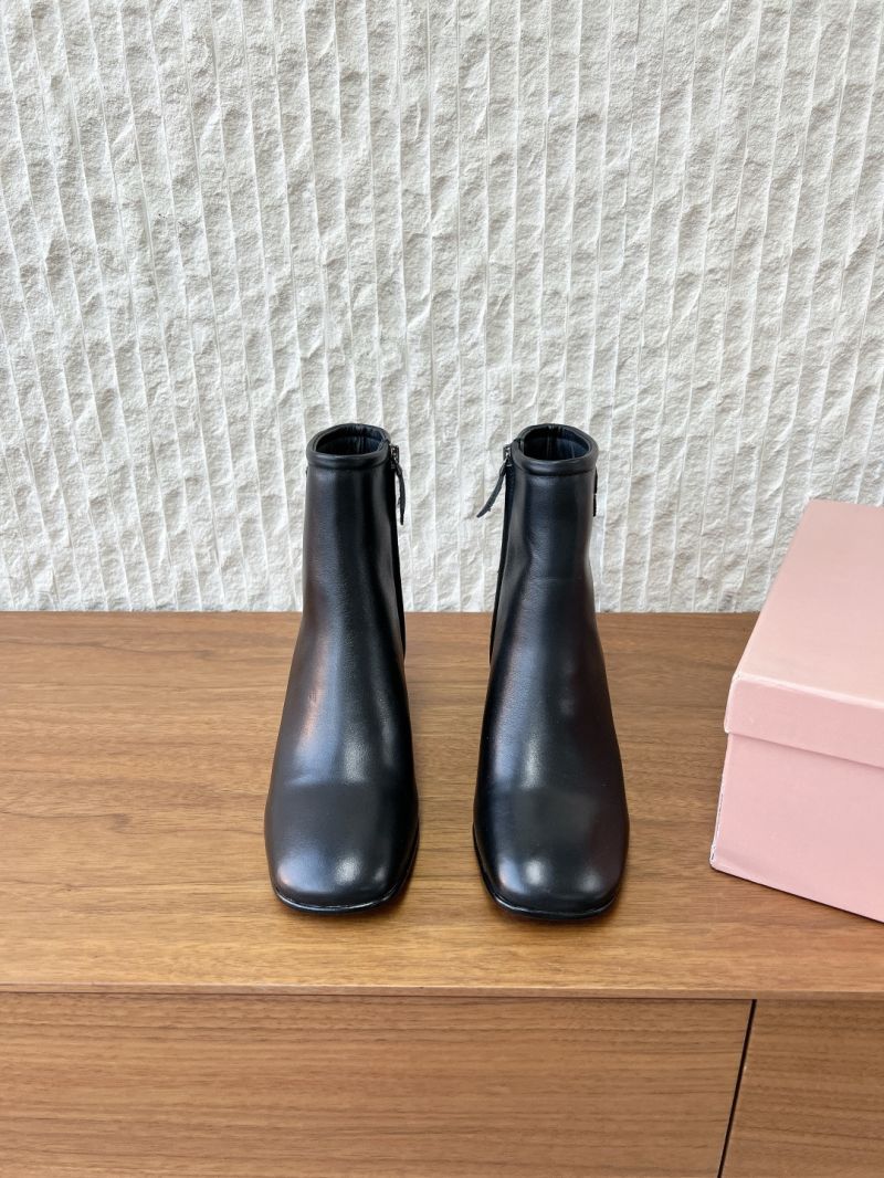 MIU MIU FUM&Eacute; LEATHER ANKLE BOOTS 65 7895461 BLACK