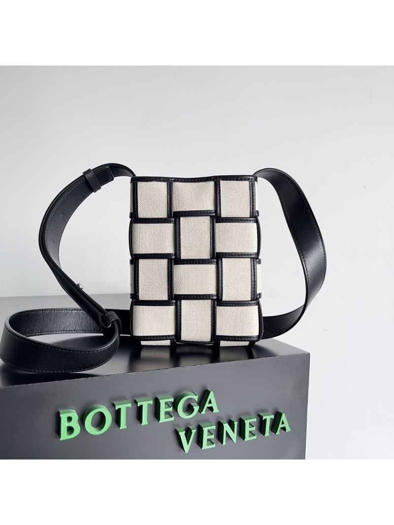 Bottega Veneta BV Cassette Phone Pouch 742996 Natural