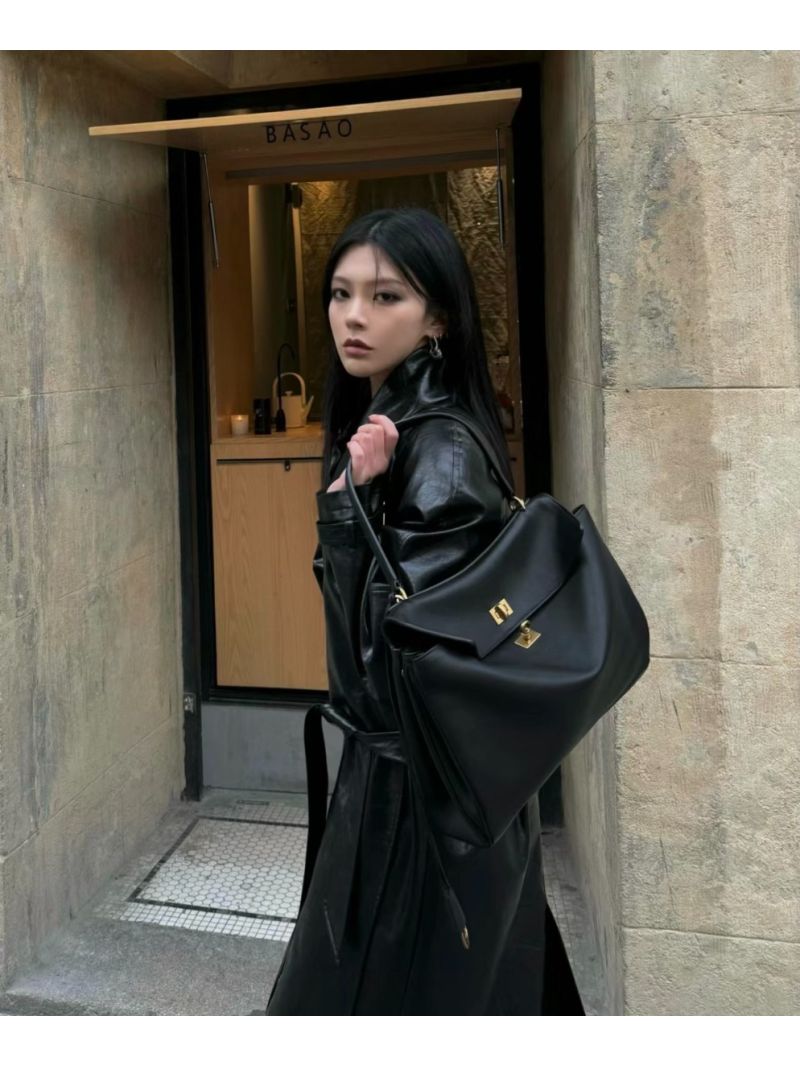 Balenciaga RODEO LARGE HANDBAG IN BLACK 7897442