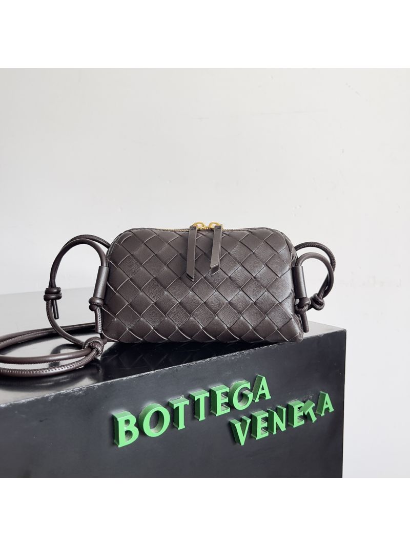 Bottega Veneta BV Intrecciato 15 Concert Pouch 794258 fondant