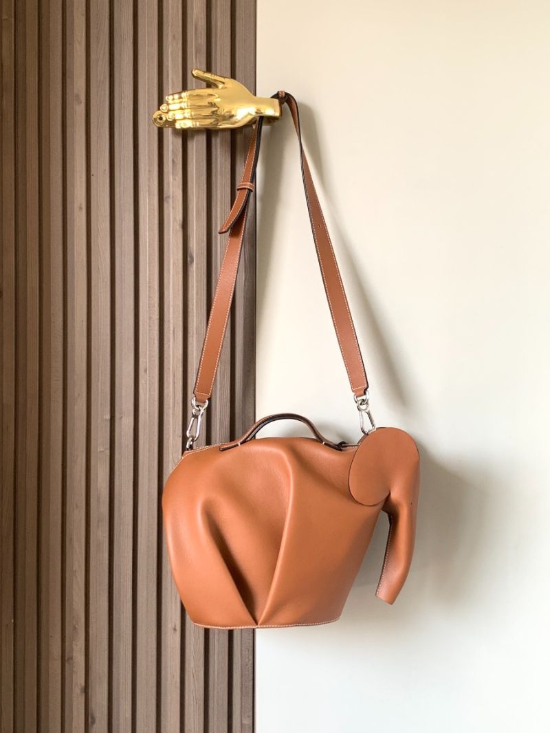 Loewe Elephant Classic Calfskin Bag B623A18X01 tan