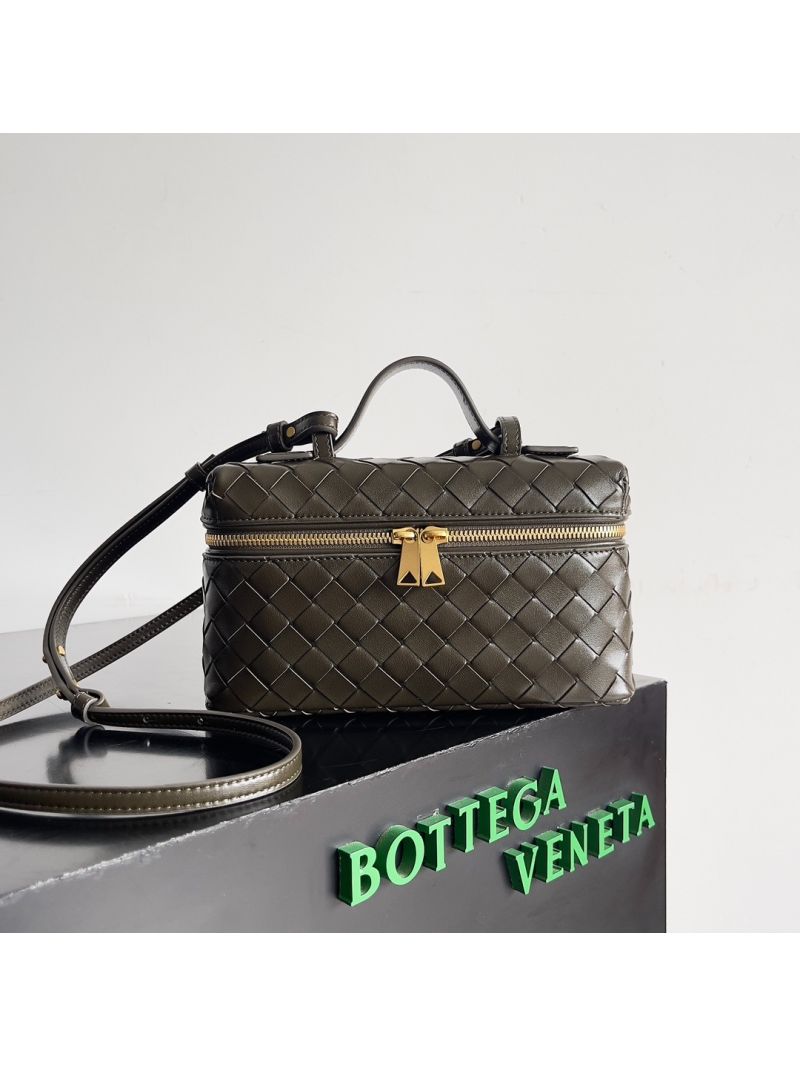 Bottega Veneta BV Bang Bang Intrecciato Leather Vanity Case 789109 kaki