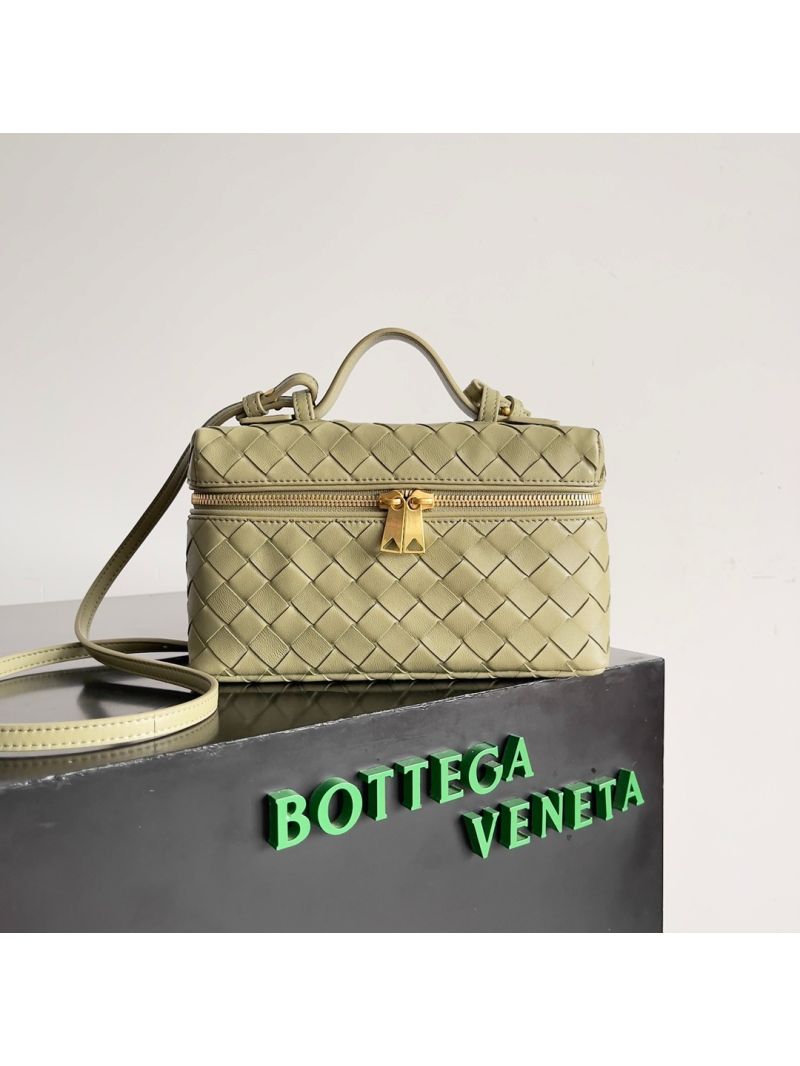 Bottega Veneta BV Bang Bang Intrecciato Leather Vanity Case 789109 travertine