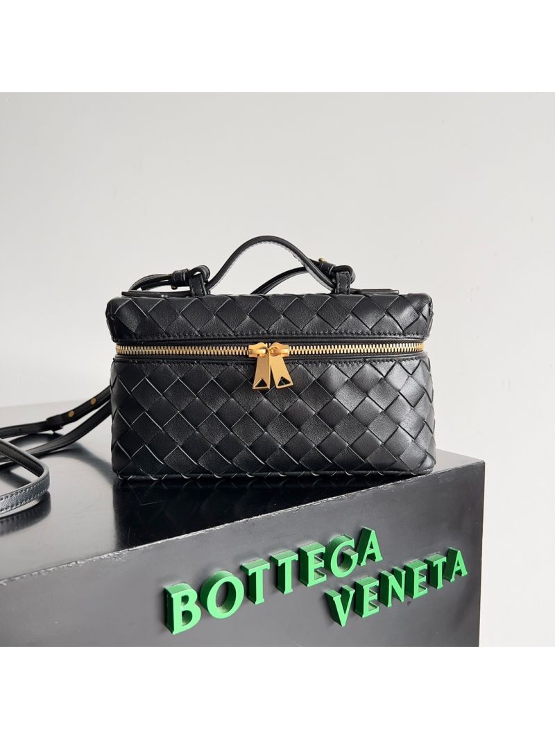 Bottega Veneta BV Bang Bang Intrecciato Leather Vanity Case 789109 black gold/silver