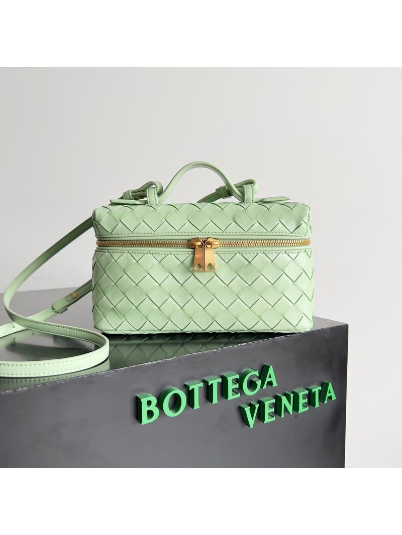 Bottega Veneta BV Bang Bang Intrecciato Leather Vanity Case 789109 mint green