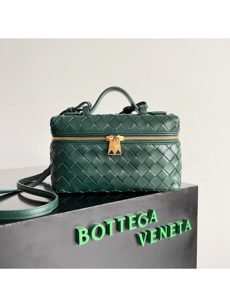 Bottega Veneta BV Bang Bang Intrecciato Leather Vanity Case 789109 emerald green