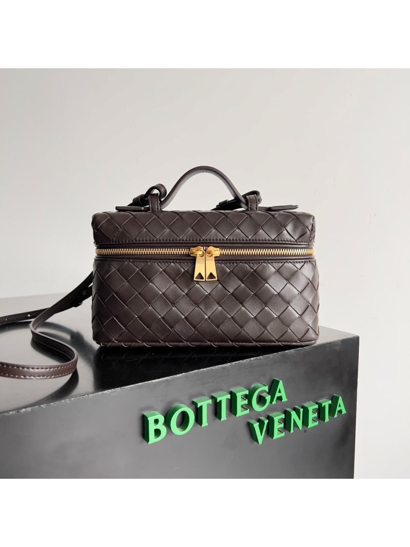 Bottega Veneta BV Bang Bang Intrecciato Leather Vanity Case 789109 fondant